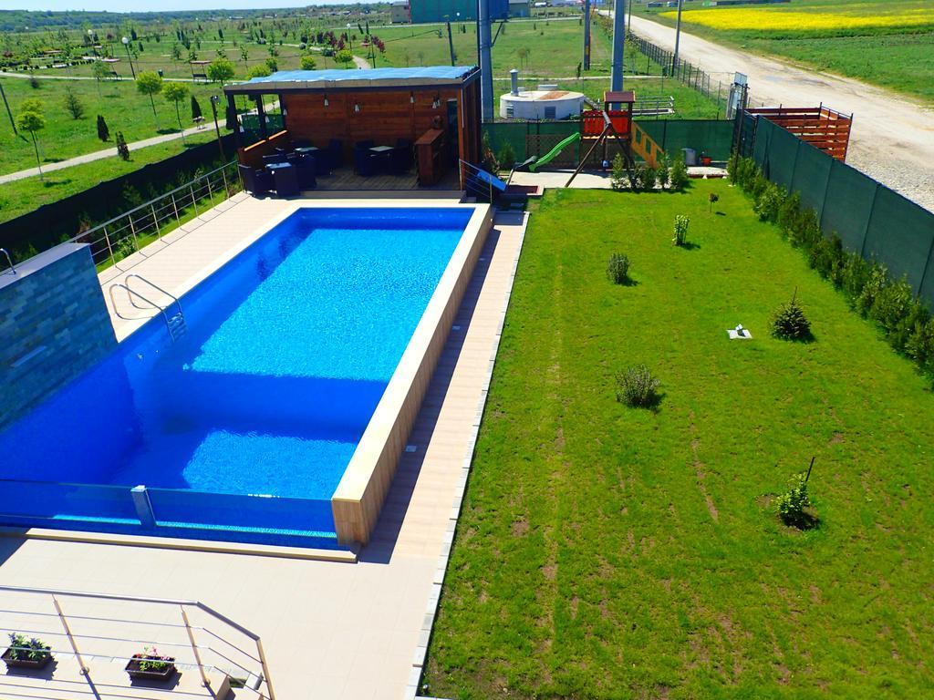 Indeep Club Hotell Cumpăna Eksteriør bilde